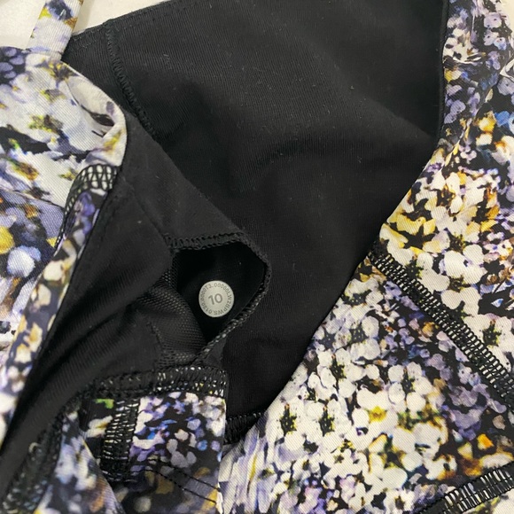 Lululemon Sports Bra Size 10 - Picture 3 of 3